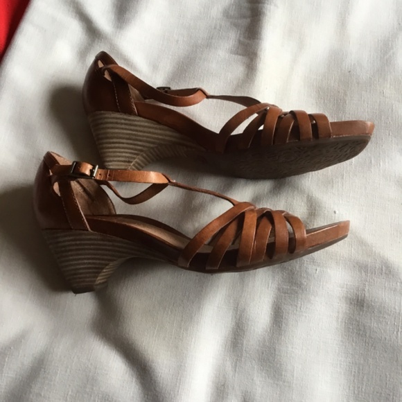 New Leather Sandals/Shoe - Picture 2 of 7